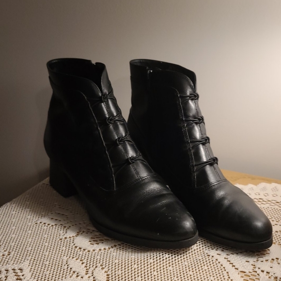 Beth Shoes - Black Leather Boots